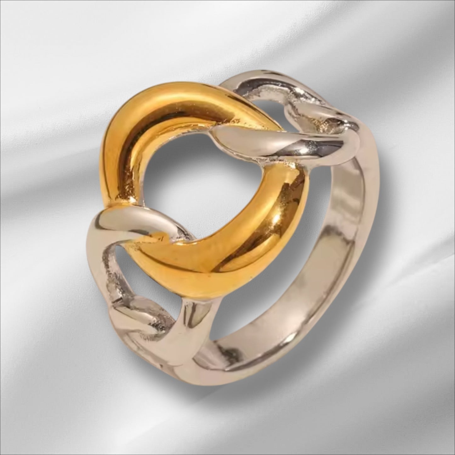 Interlinked Two-Tone Ring – 18K Gold Plated Stainless Steel