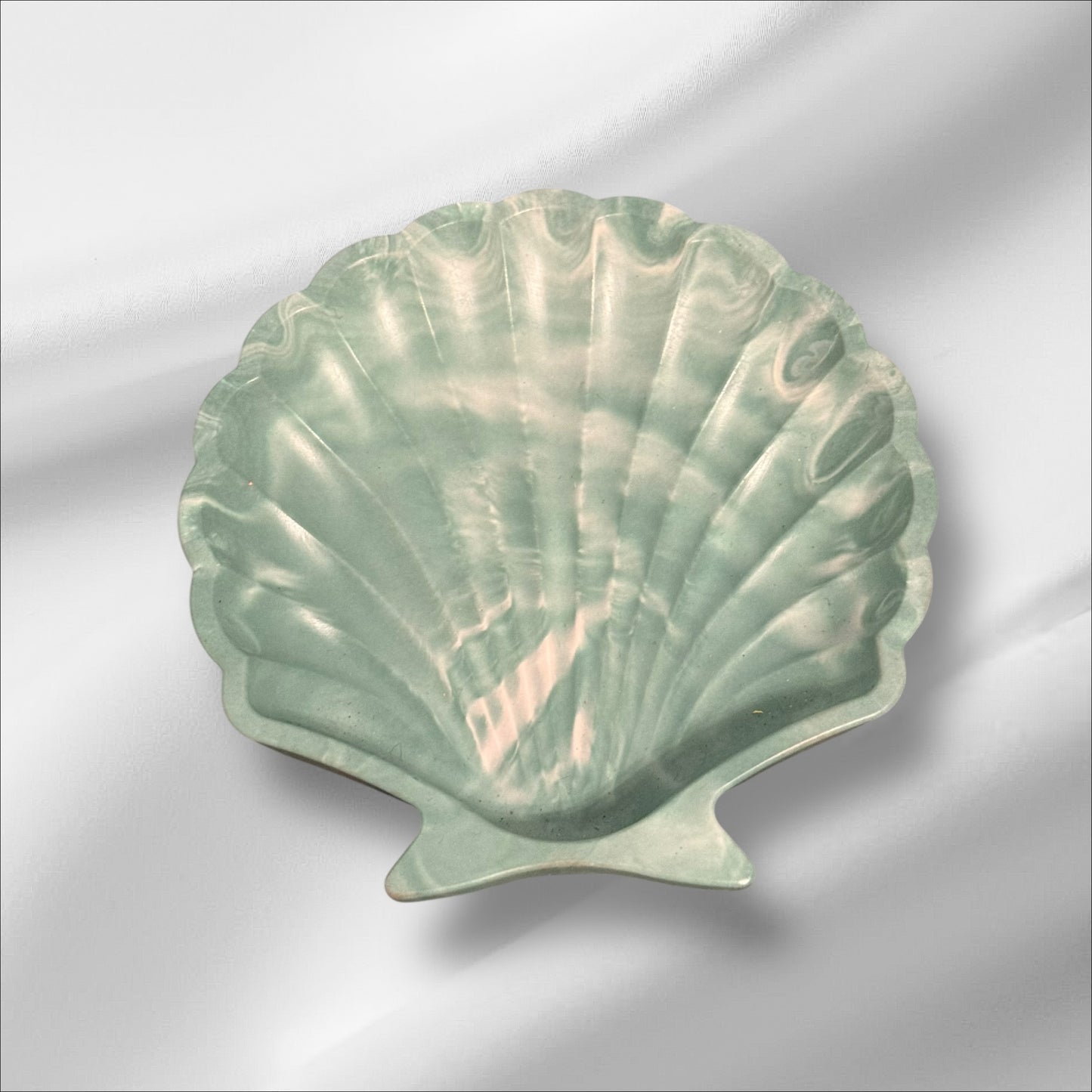 Handmade Jesmonite Shell Dish – Unique Marbled Trinket Tray