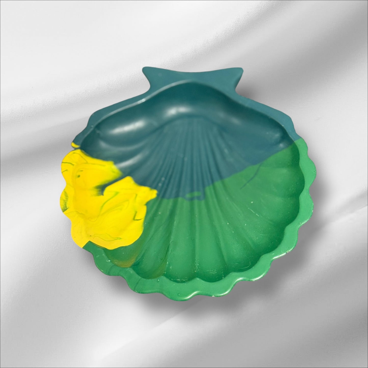 Handmade Jesmonite Shell Dish – Unique Marbled Trinket Tray