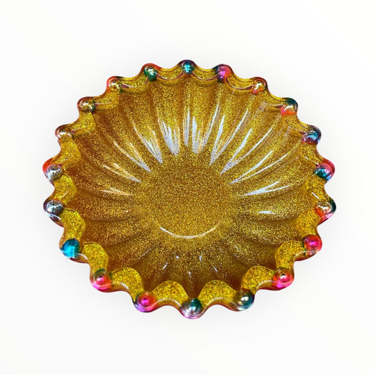 Handcrafted Ripple-Edge Resin Bowl – Multi-Purpose Elegance