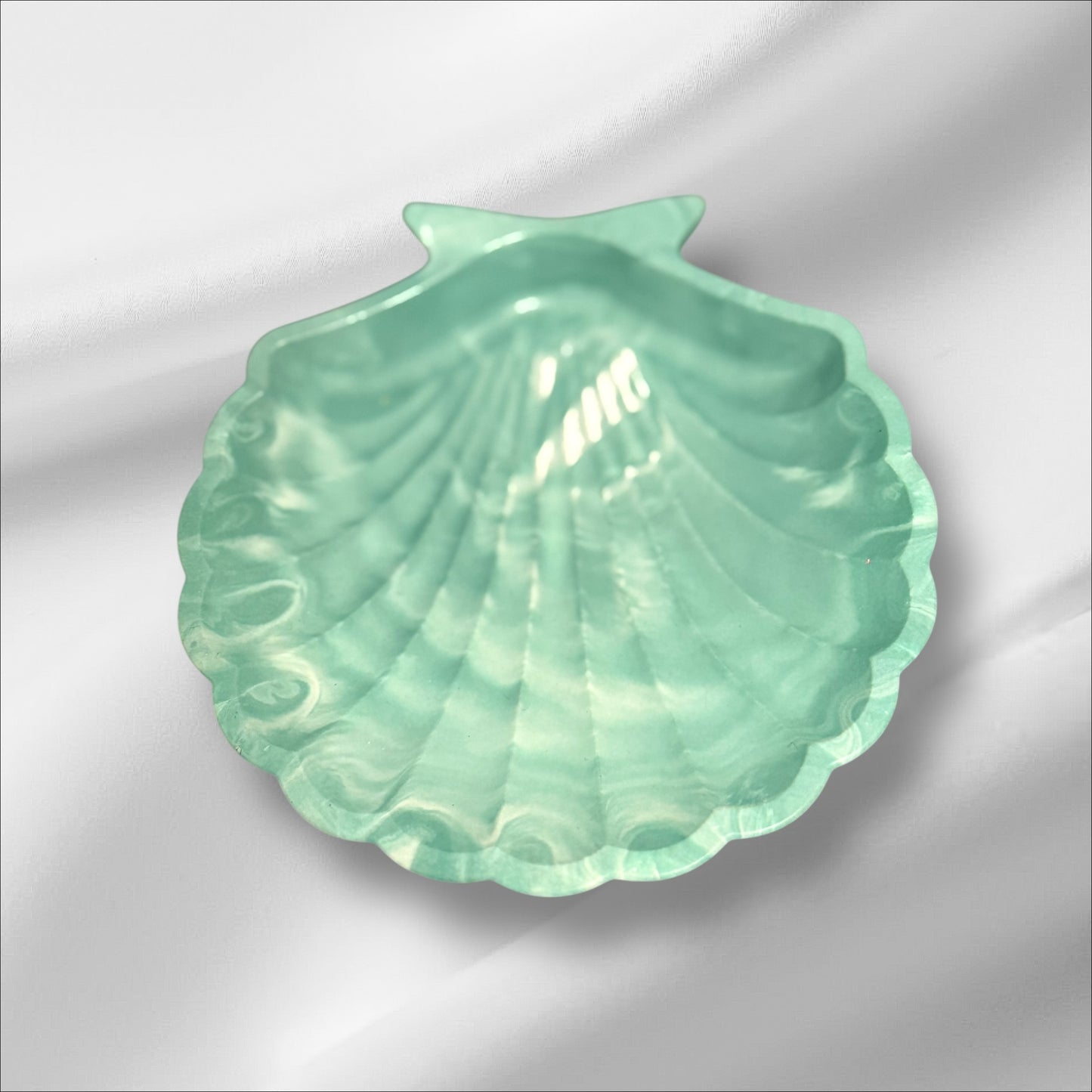 Handmade Jesmonite Shell Dish – Unique Marbled Trinket Tray