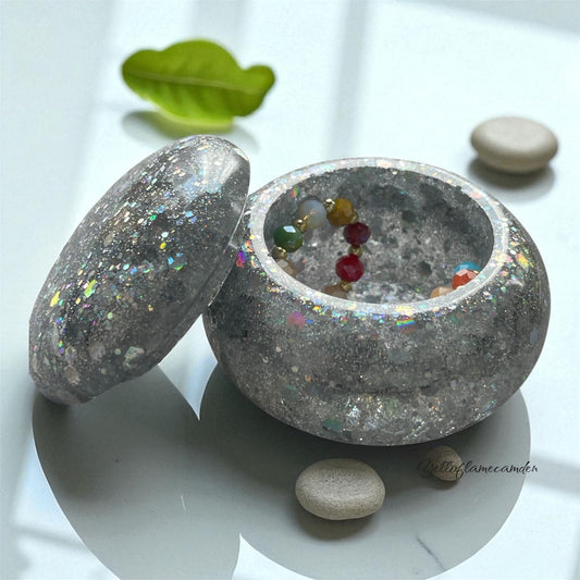 Silver & Holographic Glitter Resin Trinket Pot with Lid – Handmade Jewellery Box – YelloFlameCamden