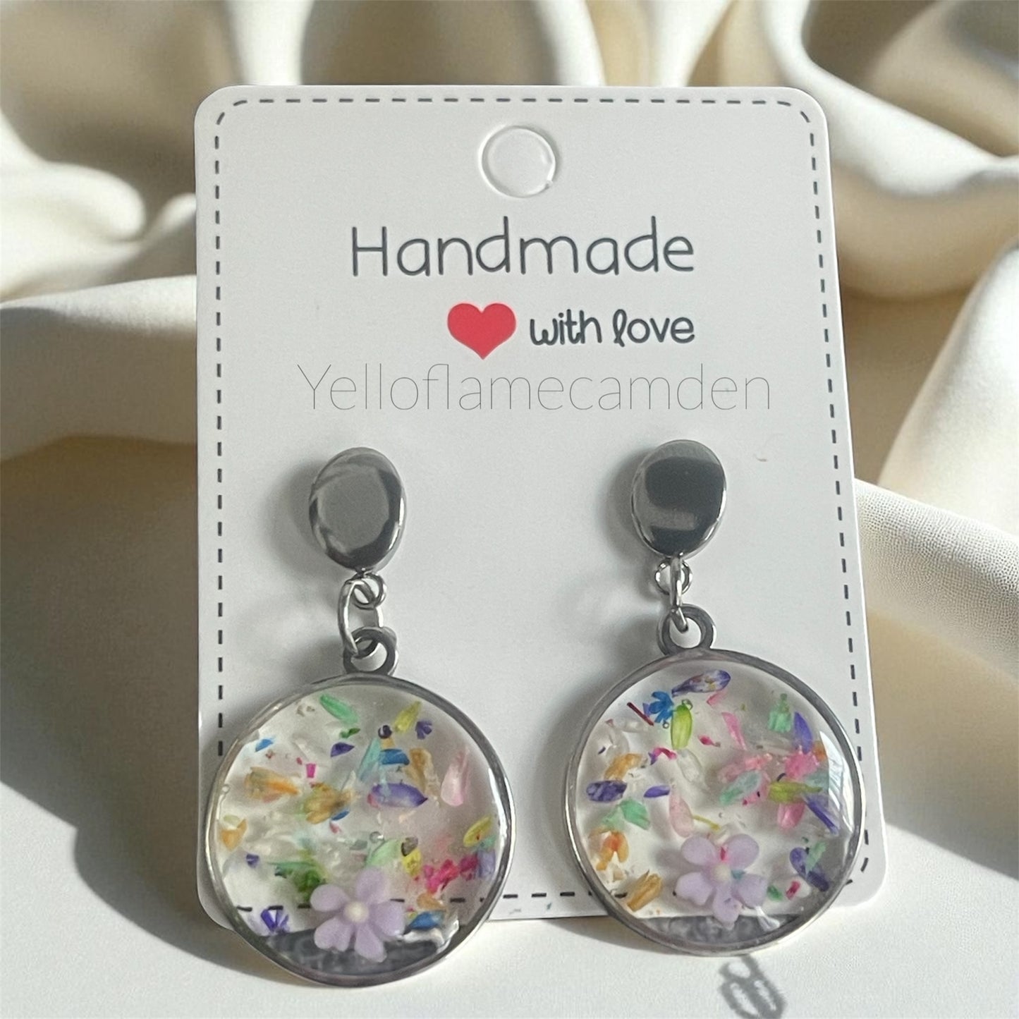 Silver-Tone Round Resin Earrings with Pressed Flowers