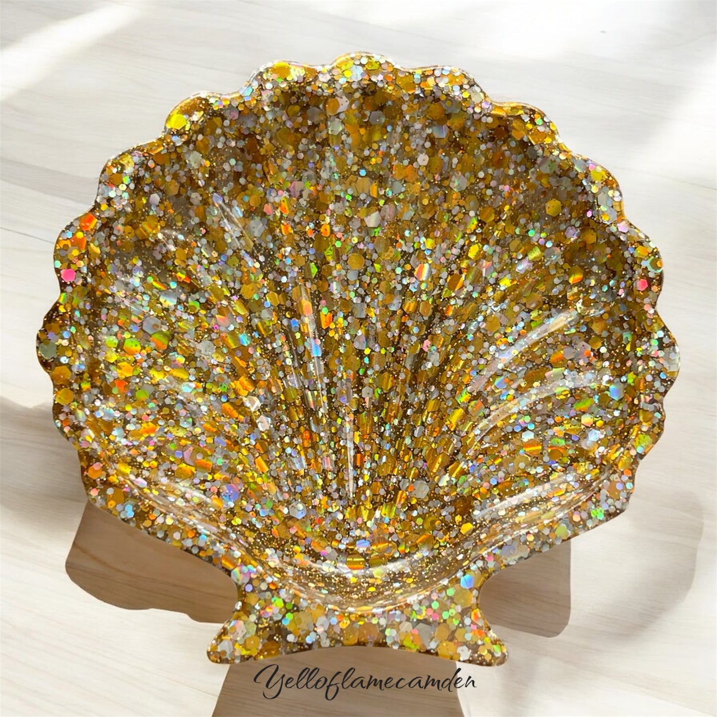 Gold Glitter Resin Shell Trinket Dish – Handmade Jewellery Holder – YelloFlameCamden