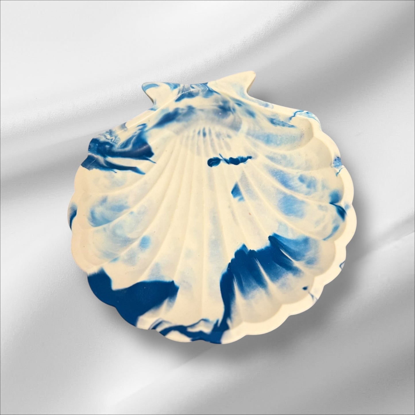 Handmade Jesmonite Shell Dish – Unique Marbled Trinket Tray