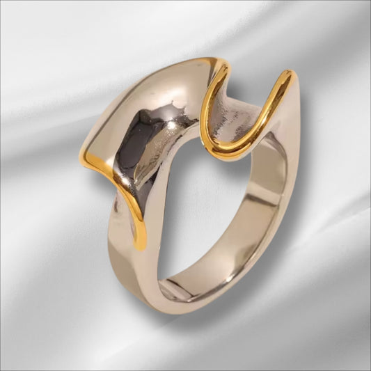 Abstract Wave Ring – 18K Gold Plated Stainless Steel