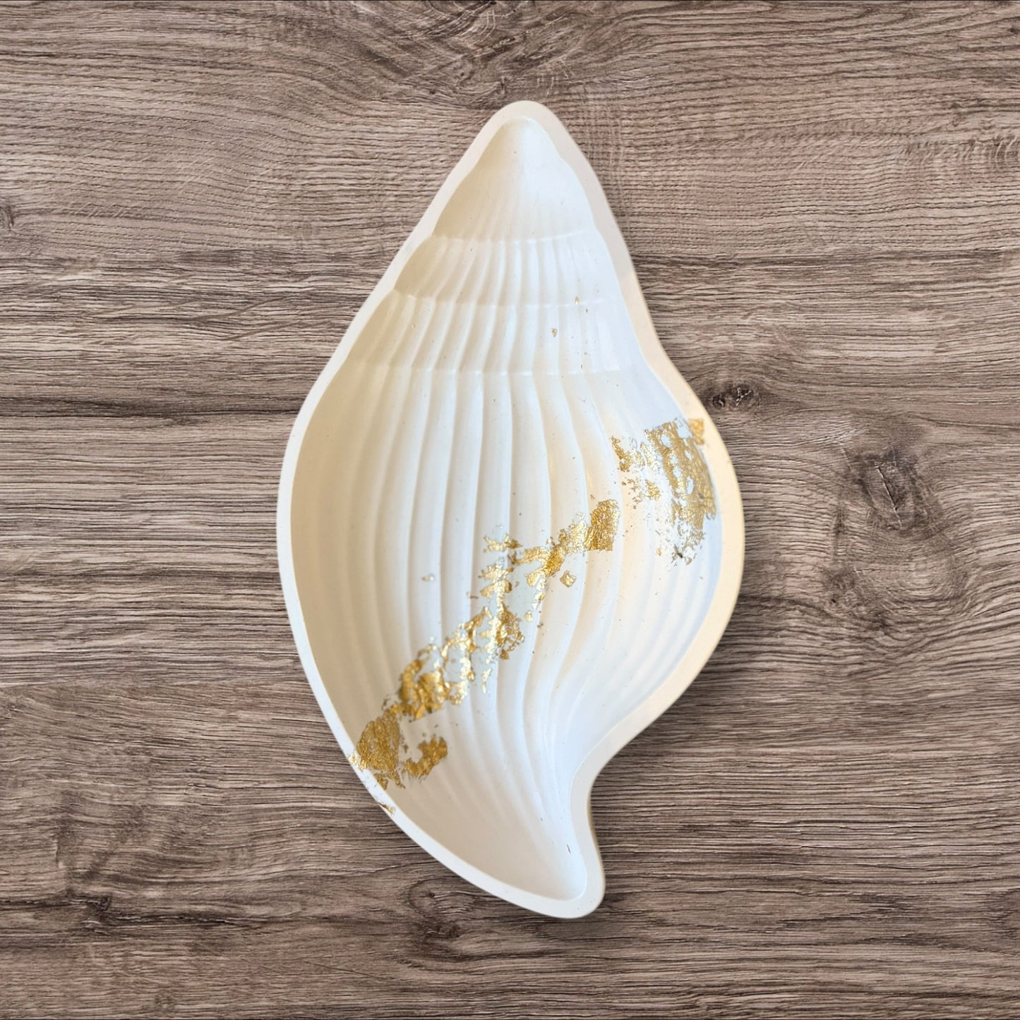 Handmade Large Jesmonite Shell Tray – Decorative Trinket Dish / Jewellery Holder