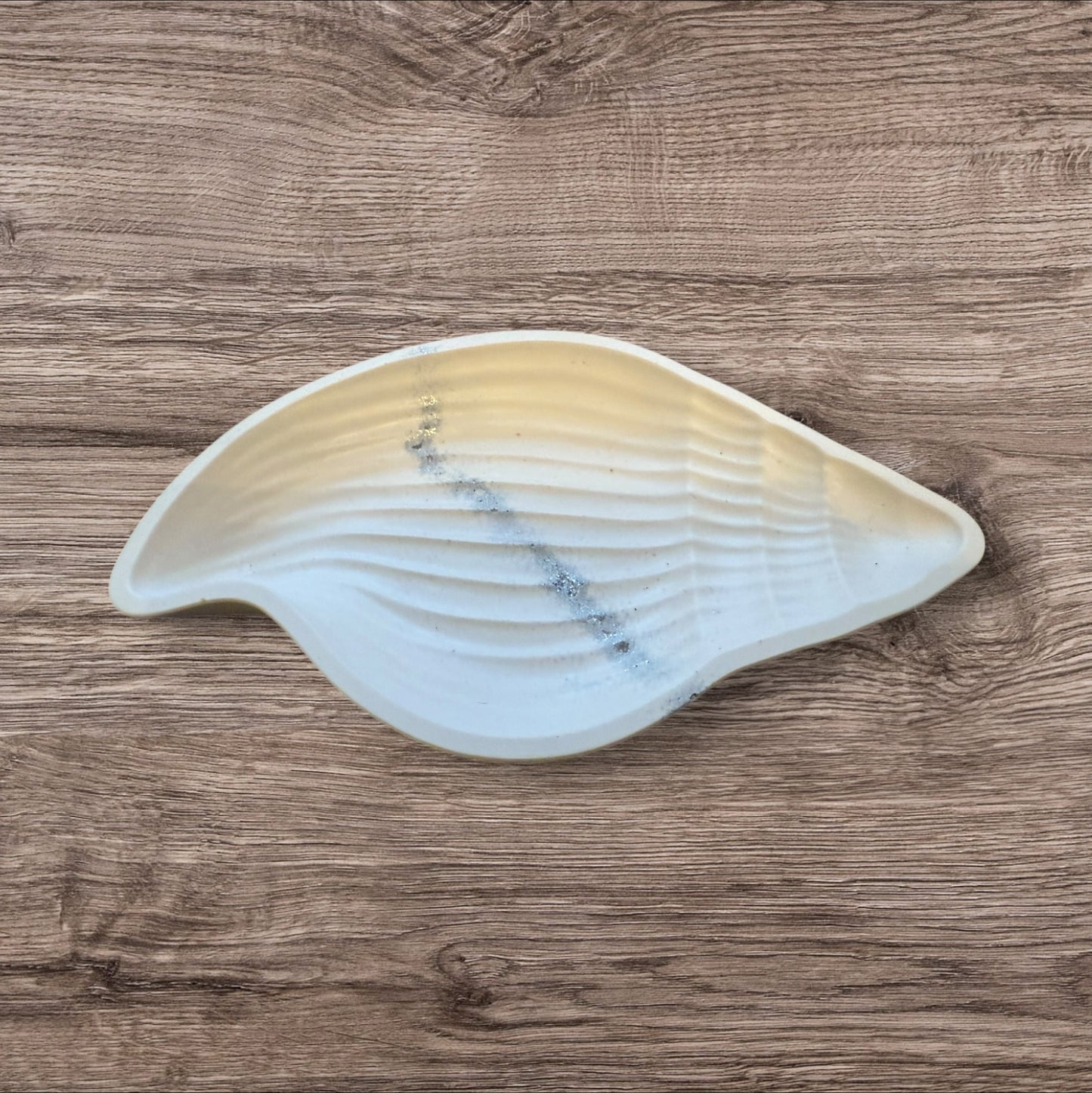 Handmade Large Jesmonite Shell Tray – Decorative Trinket Dish / Jewellery Holder
